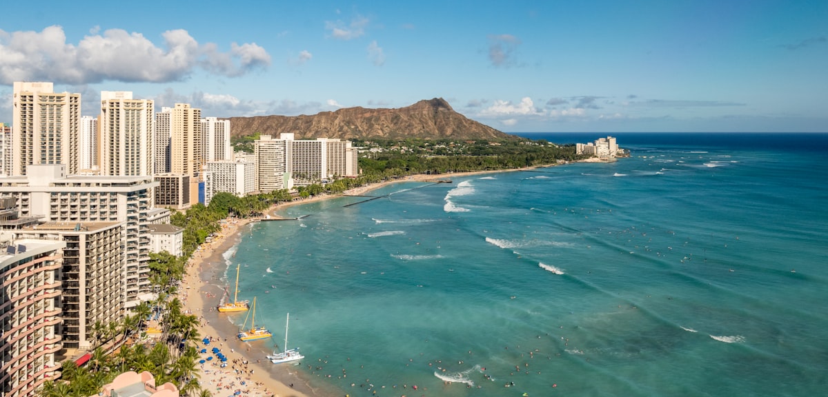 Best Hotels in Honolulu: Luxury Beach & City Stays