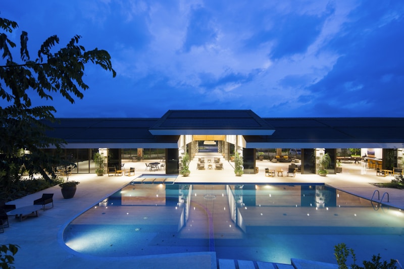 Hotel Flash Sales vs Wholesale Rates: Which Saves You More?